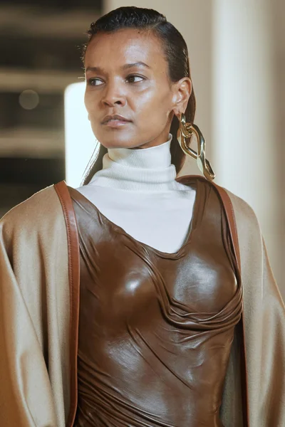 Look 12